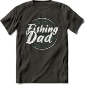 Fishing Dad - Vissen T-Shirt | Aqua | Grappig Verjaardag Vis Hobby Cadeau Shirt | Dames - Heren - Unisex | Tshirt Hengelsport Kleding Kado - Donker Grijs - XXL