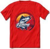 Fishing - Vissen T-Shirt | Grappig Verjaardag Vis Hobby Cadeau Shirt | Dames - Heren - Unisex | Tshirt Hengelsport Kleding Kado - Rood - S