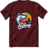 Fishing - Vissen T-Shirt | Grappig Verjaardag Vis Hobby Cadeau Shirt | Dames - Heren - Unisex | Tshirt Hengelsport Kleding Kado - Burgundy - S