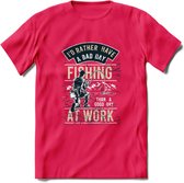 A bad Day Fishing - Vissen T-Shirt | Beige | Grappig Verjaardag Vis Hobby Cadeau Shirt | Dames - Heren - Unisex | Tshirt Hengelsport Kleding Kado - Roze - L