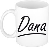 Dana naam cadeau mok / beker sierlijke letters - Cadeau collega/ moederdag/ verjaardag of persoonlijke voornaam mok werknemers