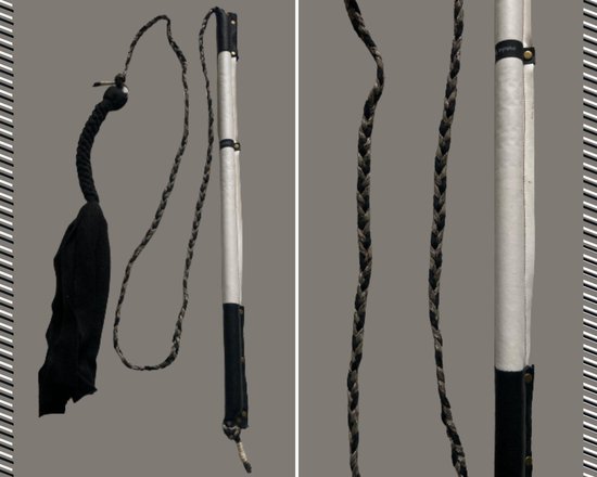 Hondenspeelgoed, Flirt Pole maat 1 in de kleuren offwhite, zwart, bruin. Hondenhengel - hondenspeelgoed - Hondentraining - hondenspeelhengel - trektouw - spelen en leren - dog training - ShukoGear by MadeByShuko