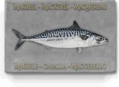 makreel op grijze achtergrond  - niet van echt te onderscheiden schilderijtje op hout - makreel in 6 talen -  Laqueprint