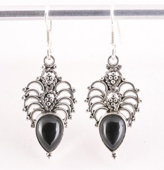 Boucles d'oreilles ajourées en argent avec onyx