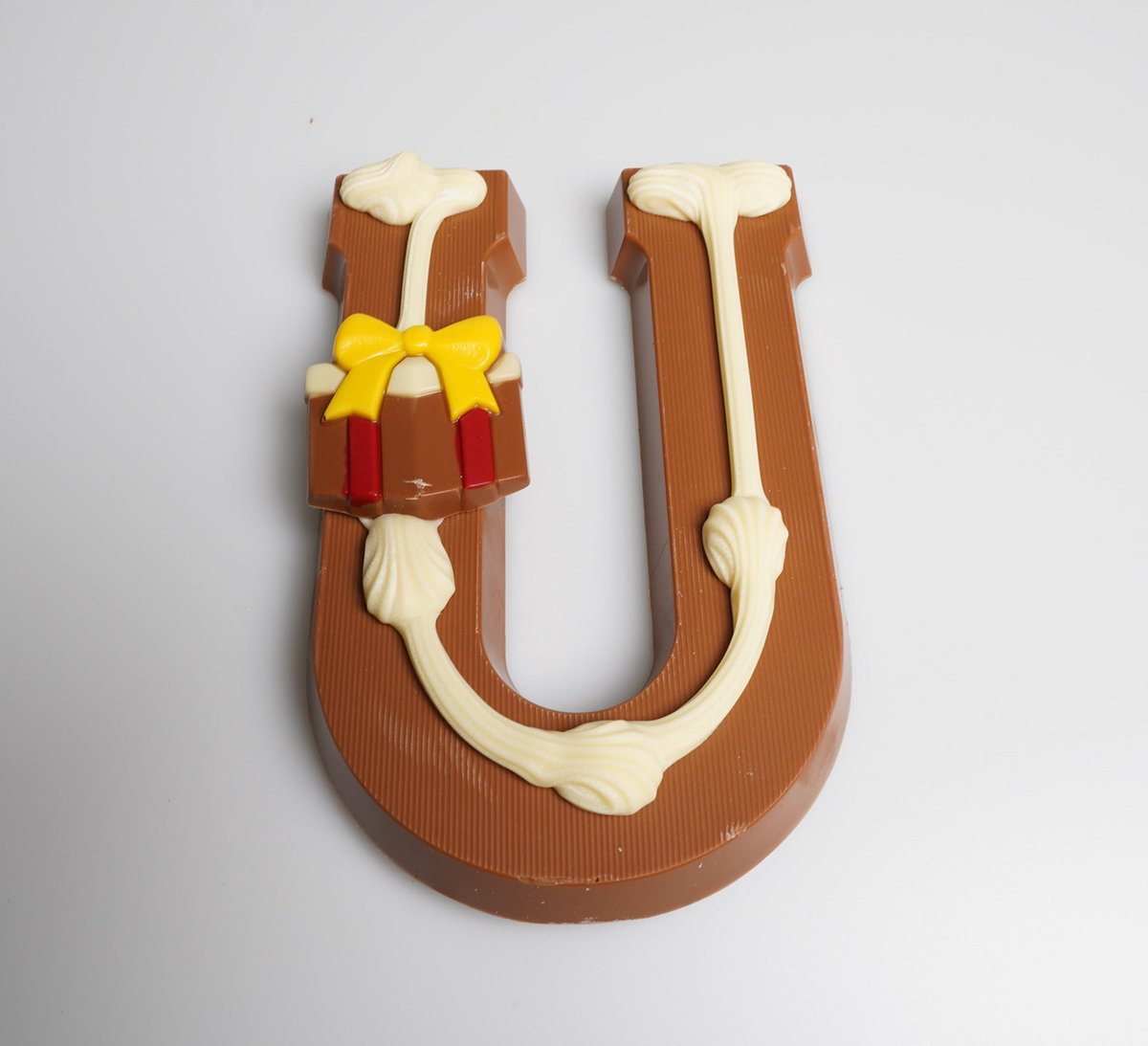 Luxe Gedecoreerde Melk Chocolade Letter U - 20 x 240 Gram — cadeau in Eten & Drinken - foto 5