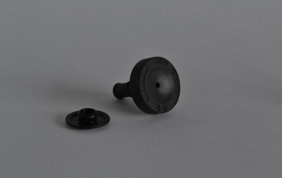 Zwarte AL-KO frictiecup met metalen ring en een losse zwarte schijf met gat.