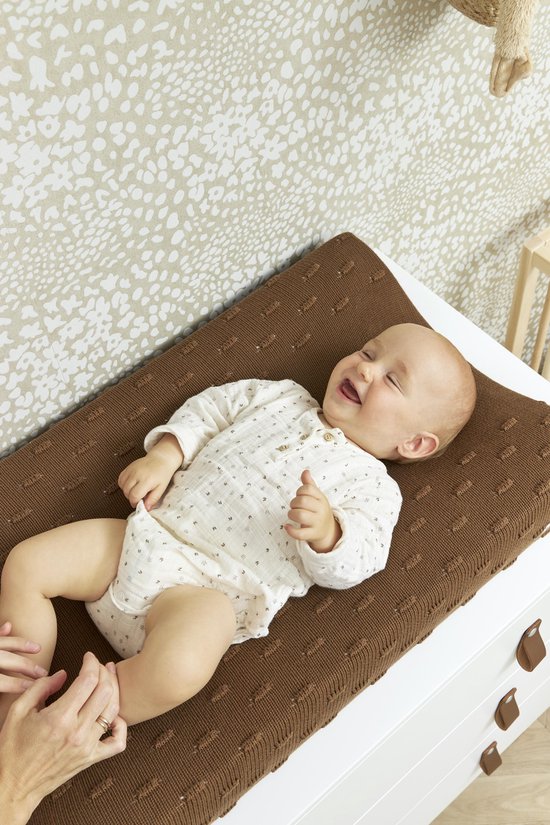 Meyco Baby Knots aankleedkussenhoes - chocolate - 50x70cm — afbeelding 4