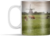 Mok - Koeien in het gras met windmolens in Amsterdam - 350 ml - Beker
