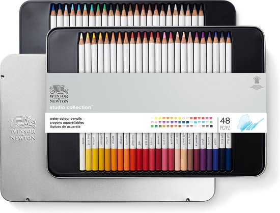 Zilverkleurige etui van Winsor & Newton met een doos 48 aquarelpotloden, geopend.