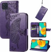 Voor Samsung Galaxy M32 Vlinder Liefde Bloemen Reliëf Horizontale Flip Lederen Case met Houder & Kaartsleuven & Portemonnee & Lanyard (Donkerpaars)