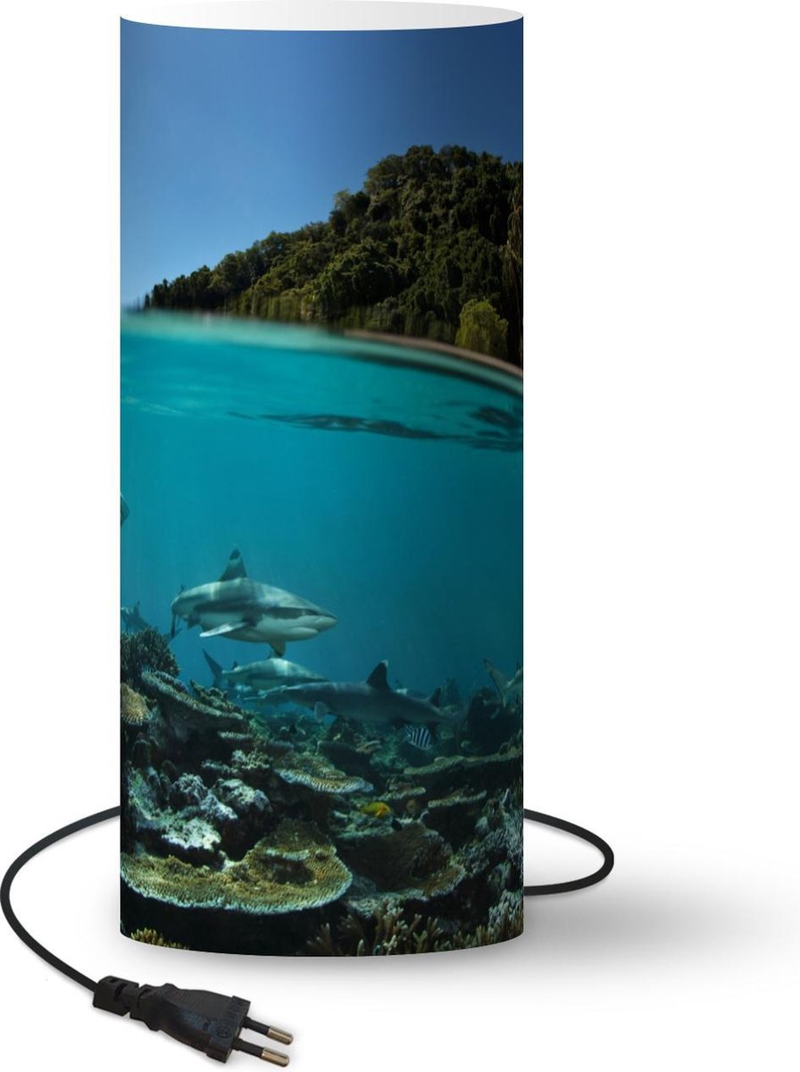 Lamp - Nachtlampje - Tafellamp slaapkamer - Koraal - Haaien - Zee - 33 cm hoog - Ø14.3 cm - Inclusief LED lamp