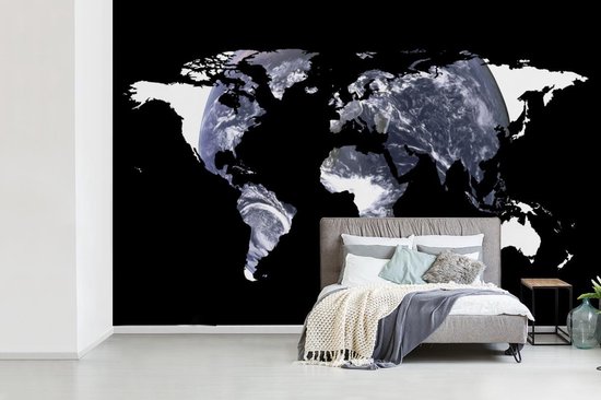 Behang - Fotobehang Wereldkaart - Zwart - Wit - Wereldbol - Breedte 525 cm x hoogte 350 cm