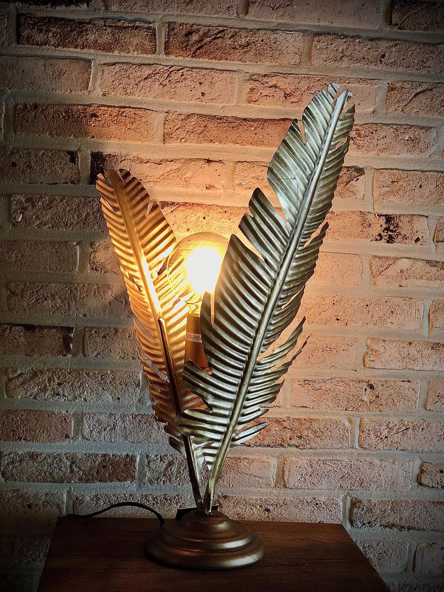 Lamp Table Leaf H58 cm Ant. Gold 59 cm hoog - tafellamp - nature - vloerlamp - lamp industrieel - industriestijl - metaal lamp - verlichting voor binnen - interieur - goudkleurig metaal - interieurdecoratie - woonaccessoire - cadeau - gift - geschenk