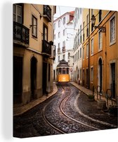 Canvas Schilderij Lissabon - Tram - Portugal - 90x90 cm - Wanddecoratie