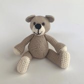 Sis & Sis, handmade by Cora. Gehaakte knuffel "Benny de beer", handgemaakt, 100% katoen