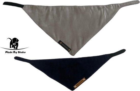 Bandana pour chien. Taille L dans les couleurs bleu foncé et gris clair. Peut être porté des deux côtés. Écharpe. foulard. Mode Chiens . vêtements de chien. Mode animaux de compagnie. MadeByShuko.