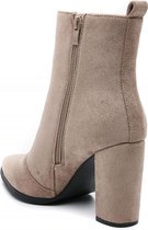 Ideal shoes-Dames enkellaarsjemet hak-beige-suede look