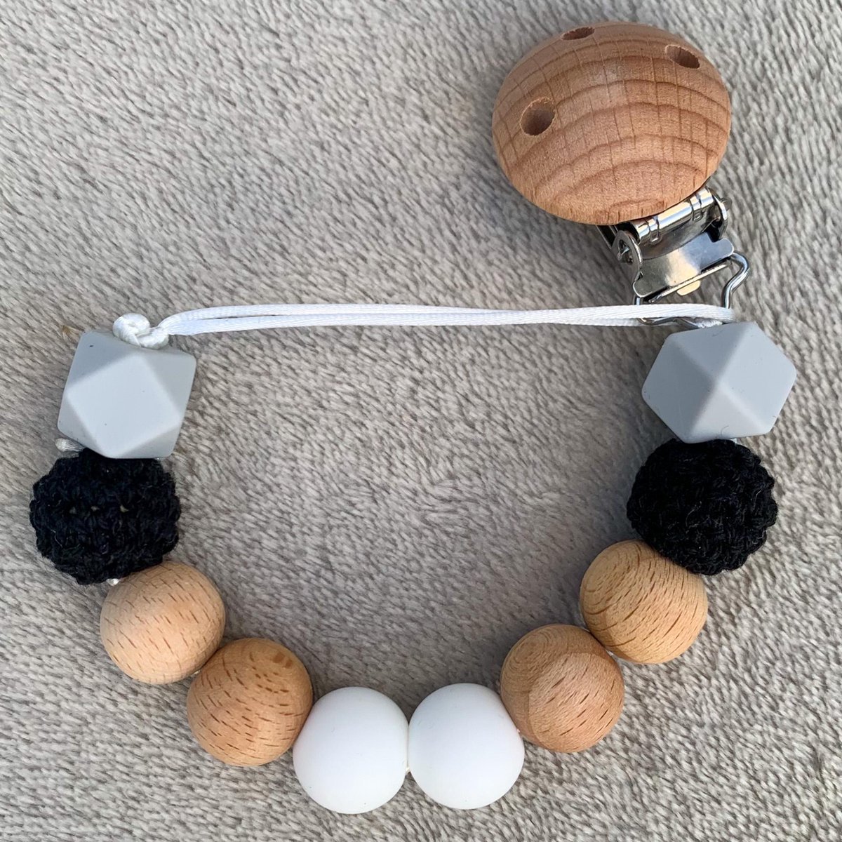 Goedkoopste Speenkoord zwart / wit | Kraamcadeau | Baby | Babyshower | Speenclip | Speenketting | Kralen | Bebbes