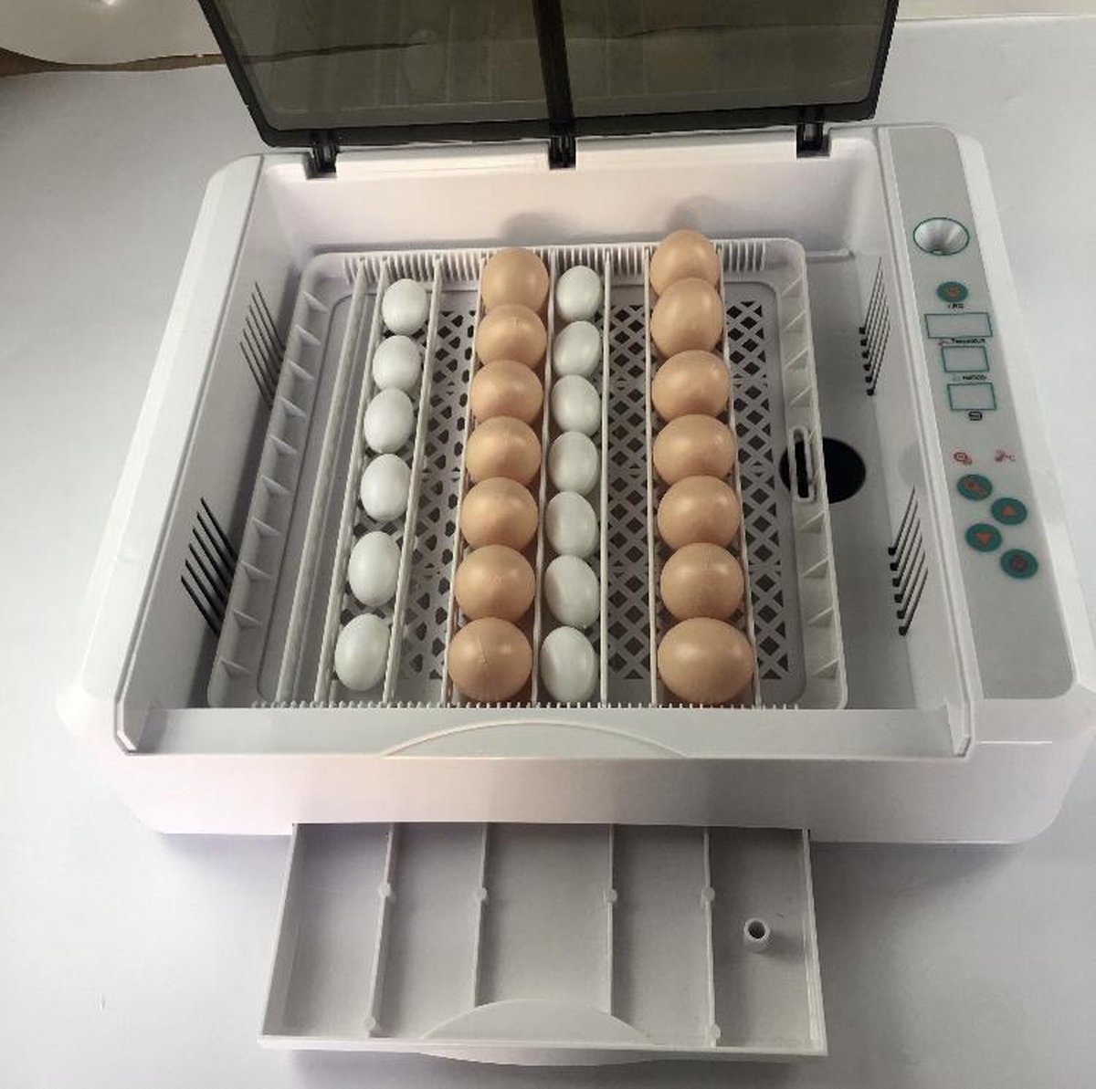Slimme Broedmachine XL - automatische keersysteem - met ingebouwde LED schouwlamp - ingebouwde hygrometer - draait de eieren automatisch - met Nederlandse handleiding - Merkloos