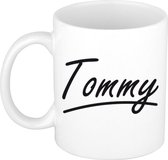 Tommy naam cadeau mok / beker met sierlijke letters - Cadeau collega/ vaderdag/ verjaardag of persoonlijke voornaam mok werknemers