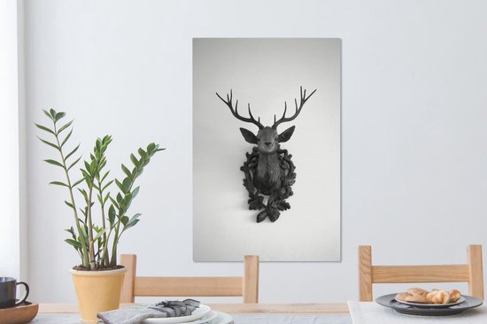 Tableau sur toile Tête de cerf au mur - noir et blanc - 60x90 cm - Décoration murale