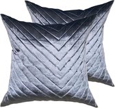 Sunfield Sierkussens / Bankkussen set |  2 Stuks |  Afmeting 45 x 45 cm | Velours Fluweel Streep design zilvergrijs