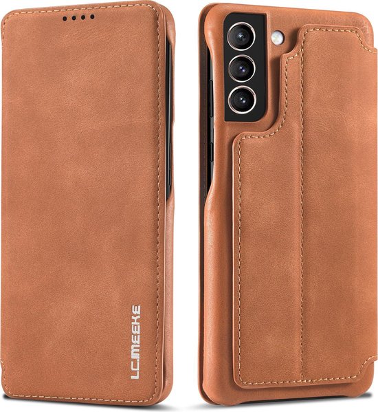 Étui à rabat marron en cuir pour Samsung Galaxy S21, ouvert révélant l'appareil photo et un emplacement pour cartes.