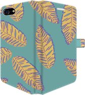 Apple iPhone 7 Telefoonhoesje - Portemonneehoesje  - Met pasjeshouder - Met Plantenprint - Tropische Blaadjes - Donkergroen