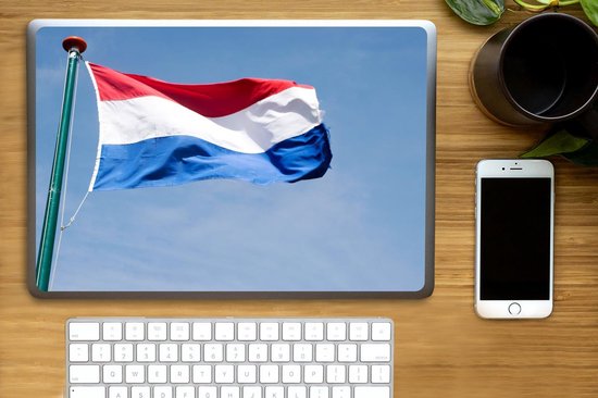 Autocollant pour ordinateur portable - 15,6 pouces - Drapeau des Nederland -Bas sur un mât sur fond de ciel bleu - 36x27,5cm - Autocollants pour ordinateur portable - Skin pour ordinateur portable - Housse
