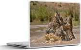 Laptop sticker - 10.1 inch - Jonge tijgers spelend in het water - 25x18cm - Laptopstickers - Laptop skin - Cover