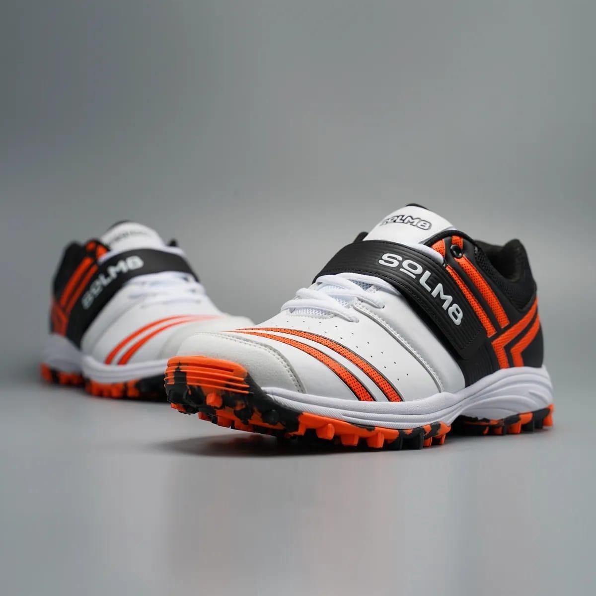 Cricket schoenen Cricket shoes size 42 Solm8 brand Rubber spikes