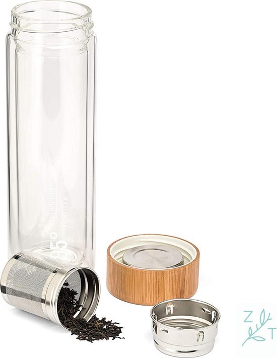 Transparante dubbelwandige glazen fles met bamboe deksel, rvs filter en losse thee voor zetgemak.