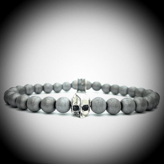 Metalige Armband met Coating met 925 Sterling Zilver Skull Bedel van 6.1gram Zilver , Handgemaakte Edelsteen Armband met 7mm (Matte Grijs) kralen .