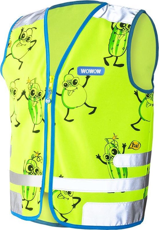 Lichtgroen kinderhesje met opdruk van lachende komkommers, blauwe bies en reflecterende strepen. WOWOW label.