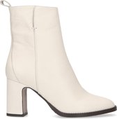 Manfield - Dames - Off white leren enkellaarsjes met hak - Maat 39