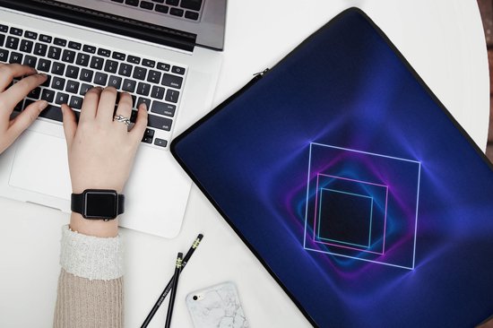 Housse ordinateur 17 pouces 41x32 cm - Neon Nature - Housse Macbook & Laptop Neon squares in tunnel - Housse ordinateur portable avec photo