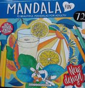 Kleurboek Mandala voor Volwassen met 72 Kleurplaten -ster  inclusief een flamingo sleutelhanger