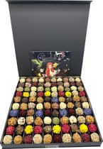 Twee top- chocolatiers ChocolaDNA & Geruba in de Allergrootste doos met een mix van luxe handgemaakte bonbons en truffels: de mooiste doos chocolade! - relatiegeschenk - cadeaubox