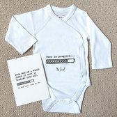 Liefs Jansje | Babyromper + kaart | Lange mouw | Overslagromper | Maat 50-56 | Babyrompertjes met tekst | Baby rompertje | Romper met grappige tekst | Kraamcadeau | Kraamcadeau geschenkset | Originele tekst romper