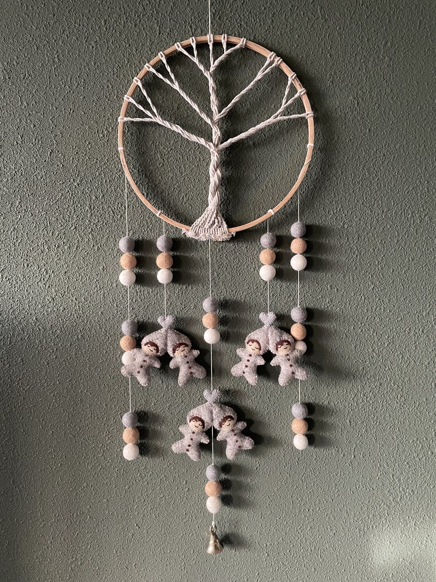 Dromenvanger, sterrenbeeld, babykamer, kinderkamer, tweeling, tweelingen, vilt, wol, Nepal, duurzaam, levensboom, accessoires Dromenvanger, sterrenbeeld, babykamer, kinderkamer, tweeling, tweelingen, vilt, wol, Nepal, duurzaam, levensboom, accessoires