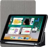 Mobigear Tablethoes geschikt voor Apple iPad 6 (2018) Hoes | Mobigear Tri-Fold Gel Bookcase + Stylus Houder - Grijs