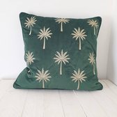 Malini Miami Green Cushion - Vierkant - 45x45cm - Palmbomen - Sierkussen - Kussen - Veren Vulling - Groen - Zachte Stof