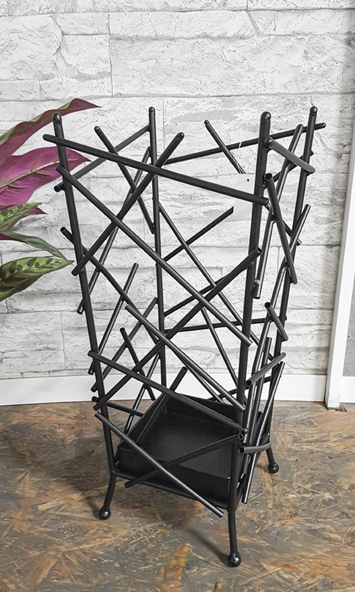 Paraplubak – Zwart staal met mikado-ontwerp – Kunststof lekbak, chique uitstraling – 46 cm hoog, 21 cm breed, 21 cm diep