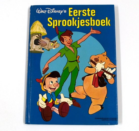 Le premier livre de contes de fées de Walt Disney avec Peter Pan, Pinocchio et un écureuil jouant de la flûte.