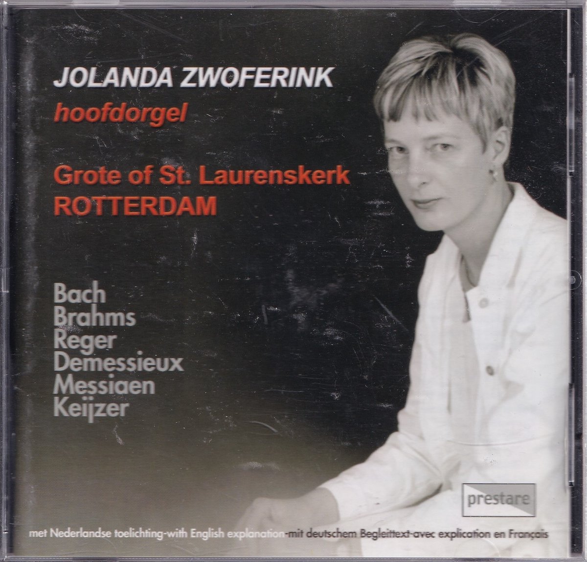 Jolanda Zwoferink bespeelt het hoofdorgel van de Grote- of St. Laurenskerk te Rotterdam