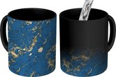 Magische Mok - Foto op Warmte Mokken - Goud - Marmer print - Blauw - Patronen - Magic Mok - Beker - 350 ML - Uitdeelcadeautjes