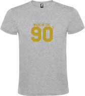 Grijs T shirt met print van " Made in the 90's / gemaakt in de jaren 90 " print Goud size XL