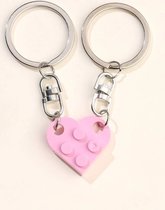 Bouwstenen sleutelhanger - Imitatie bouwsteen hart - brick keychain - Vriendschap - Geliefde - BFF - Licht Roze hart - Kraamcadeau Meisje - Baby Cadeau - Geboorte Cadeau - Gender reveal