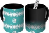 Magische Mok - Foto op Warmte Mokken - Koffiemok - Schelpen - Koraal - Blauw - Wit - Patronen - Magic Mok - Beker - 350 ML - Theemok