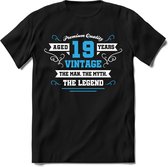 19 Jaar Legend - Feest kado T-Shirt Heren / Dames - Wit / Blauw - Perfect Verjaardag Cadeau Shirt - grappige Spreuken, Zinnen en Teksten. Maat S